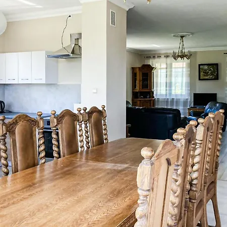 3 Bedroom Lovely In